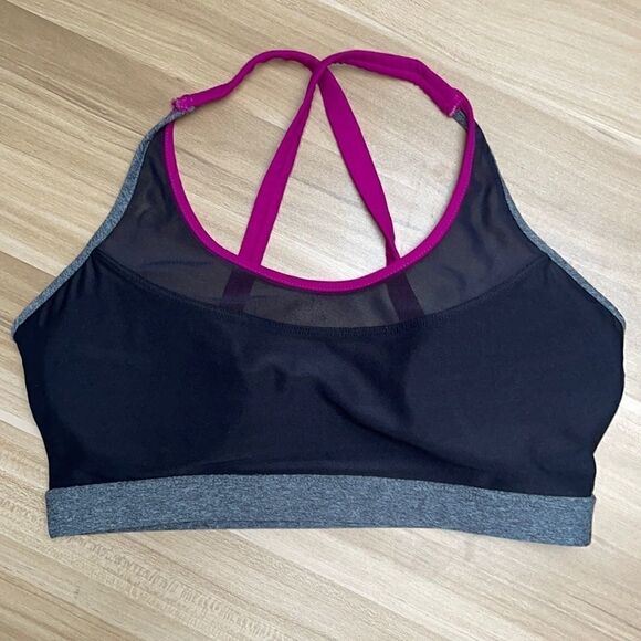 KI Pro NYC sport Bra.  NWOT. Size Small. - Picture 1 of 4
